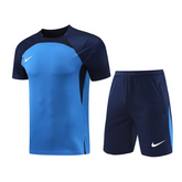 Conjunto de Treino Nike Azul com Camiseta e Shorts