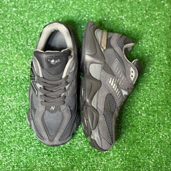 Tênis Casual New Balance 9060 Cinza - Tamanho 38 EUR
