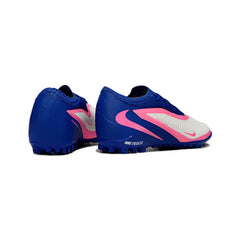 Chuteira Society TF Nike Phantom 6 Pro Branca, Azul e Rosa Infantil