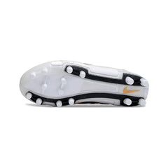Chuteira Campo FG Nike Total 90 III Infantil Branca e Dourada