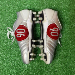 Chuteira Campo FG Nike Total 90 III Prateado e Vermelho - Tamanho 41 EUR