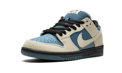 Nike Dunk SB Low Light Cream Thunderstorm