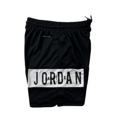 Shorts Jordan Preto e Branco