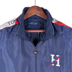 Jaqueta Corta-Vento Tommy Hilfiger Azul, Branca e Vermelha