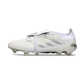 Chuteira Campo FG Adidas Predator 26 Elite Com Língua Branca e Prateada