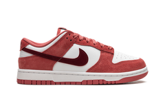 Nike Dunk Low Valentine's Day (2024)