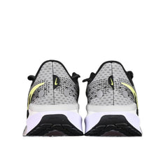 Tênis de Corrida Nike Air Zoom Vomero 17 Preto e Cinza