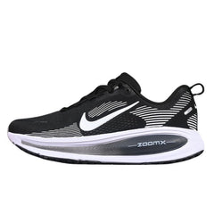Tênis de Corrida Nike Air Zoom Vomero 18 Preto e Branco