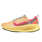 Tênis de Corrida Nike Air Zoom Vomero 18 Vermelho e Amarelo