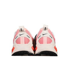 Tênis de Corrida Nike Air Zoom Vomero 18 Branco e Laranja