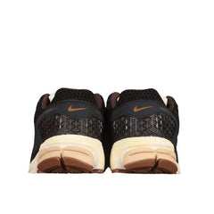 Tênis de Corrida Nike Air Zoom Vomero 5 Preto e Bege