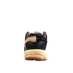 Tênis de Corrida Nike Air Zoom Vomero 5 Preto e Bege