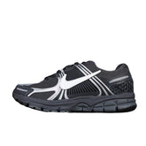 Tênis de Corrida Nike Air Zoom Vomero 5 Preto e Branco