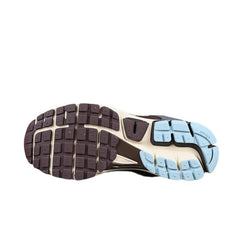 Tênis de Corrida Nike Air Zoom Vomero 5 Marrom e Cinza