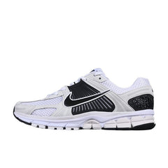 Tênis de Corrida Nike Air Zoom Vomero 5 Branco e Preto
