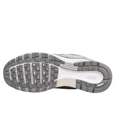 Tênis de Corrida Nike P-6000 Cinza