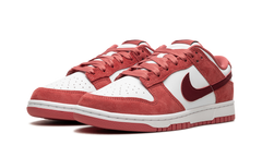 Nike Dunk Low Valentine's Day (2024)