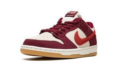Nike SB Dunk Low Skate Like a Girl