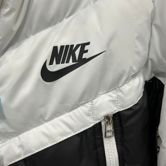 Jaqueta Puffer Nike Branca e Preta