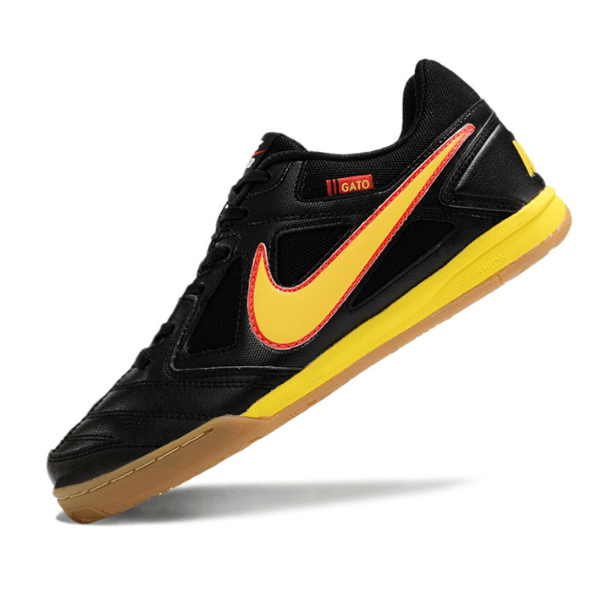 Chuteira Futsal Nike SB Gato X Supreme IC Preta e Amarela - VENI Futebol