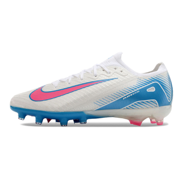 Chuteira Campo Sintético AG Nike Air Zoom Mercurial Vapor 16 Elite Infantil Branca, Azul e Rosa