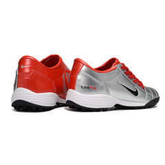 Chuteira Society TF Nike Total 90 III Prateada e Vermelha