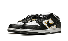 Nike SB Dunk Low Supreme Stars Black