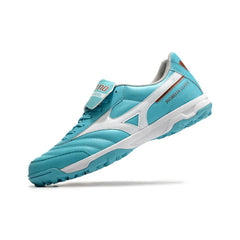Chuteira Society TF Mizuno Morelia Azul-Clara e Branca