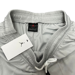 Shorts Jordan Cinza