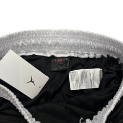 Shorts Jordan Preto e Branco
