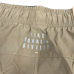 Shorts Nike Marrom
