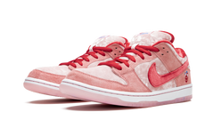 Nike SB Dunk Low Strangelove