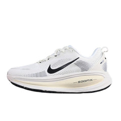 Tênis de Corrida Nike Air Zoom Vomero 18 Branco e Bege Verde