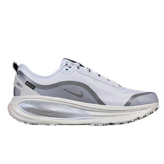 Tênis de Corrida Nike Air Zoom Vomero 18 Branco e Prateado