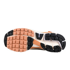 Tênis de Corrida Nike Air Zoom Vomero 5 Marrom e Branco
