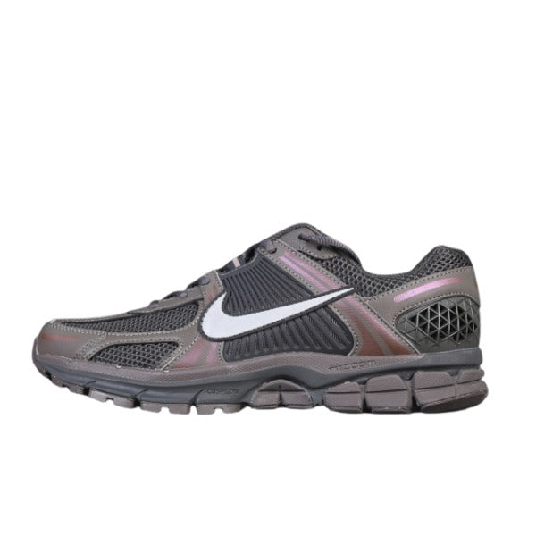Tênis de Corrida Nike Air Zoom Vomero 5 Cinza e Branco