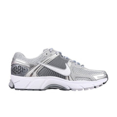 Tênis de Corrida Nike Air Zoom Vomero 5 Cinza e Branco