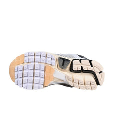 Tênis de Corrida Nike Air Zoom Vomero 5 Branco e Preto