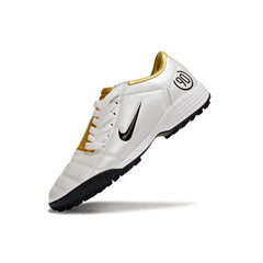 Chuteira Society TF Nike Total 90 III Branca e Dourada