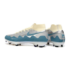 Chuteira Campo FG Nike x Patta Mercurial Superfly Elite Prateado, Azul e Branco
