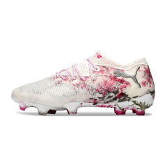 Chuteira Campo FG Puma Future 8 Low Cut Branca e Rosa